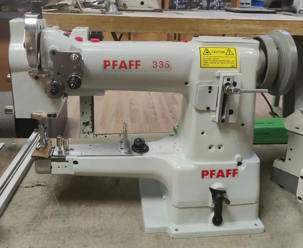 Рукавная одноигольная швейная машина PFAFF 335