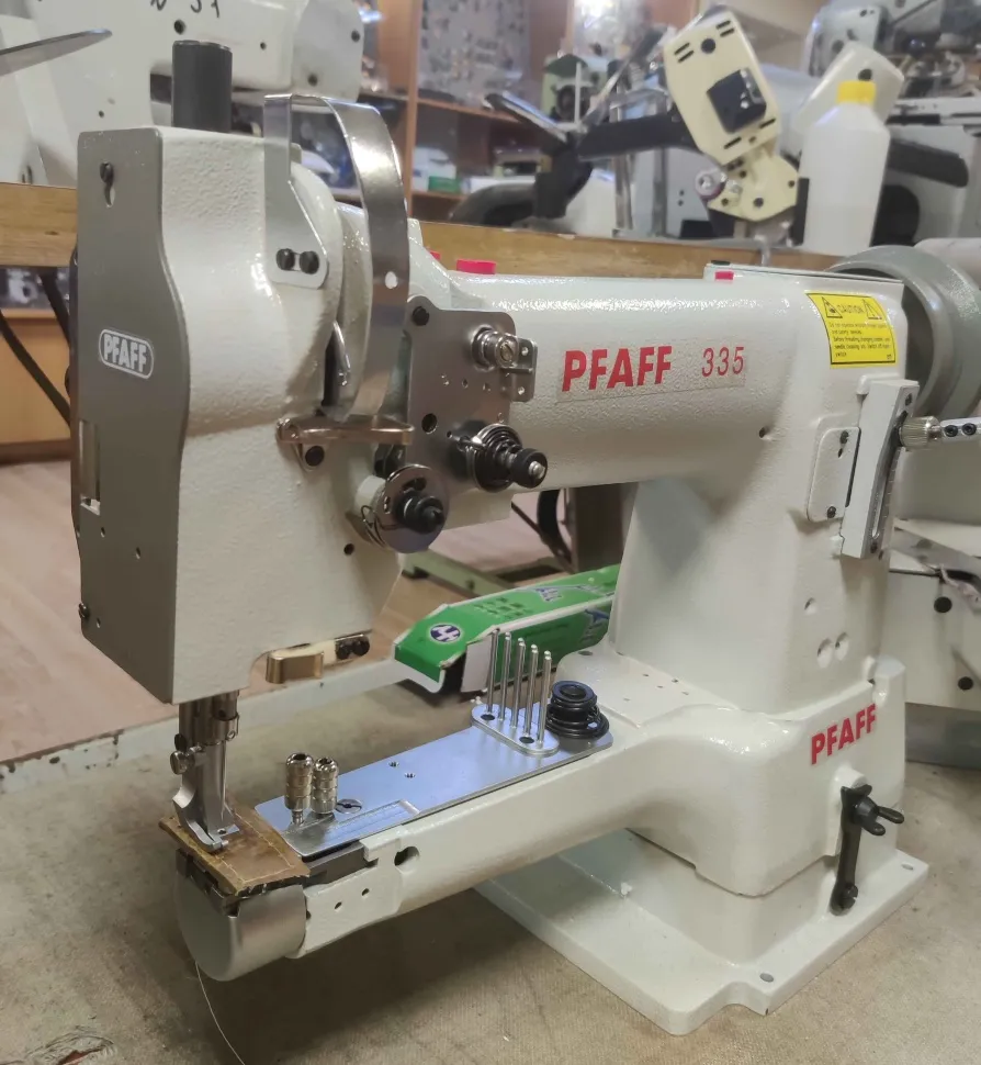 Рукавная одноигольная швейная машина PFAFF 335