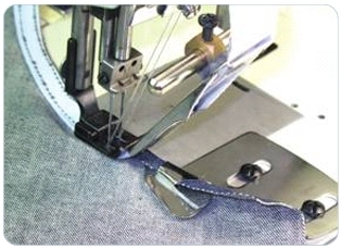 Приспособление UMA-140 для обработки переднего кармана джинсов с подворотом и наложением тесьмы