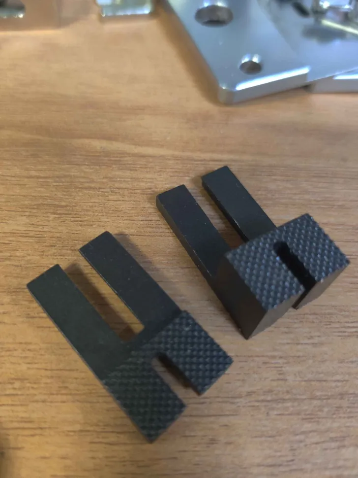 Держатель пуговицы 142686-001 для пуговичных машин, Тайвань