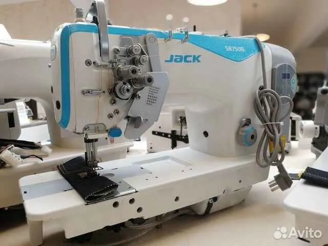 Двухигольная прямострочная швейная машина Jack 58750B-005C