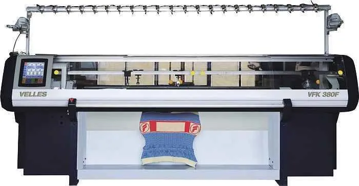 Плосковязальная компьютеризированная трехсистемная машина 10 класса Velles VFK 380F 10G