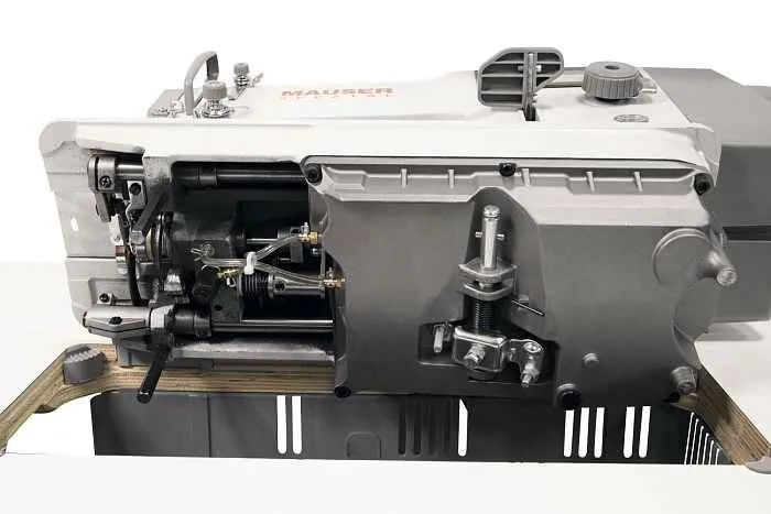 Одноигольная прямострочная швейная машина Mauser Spezial ML8125-ME4-CC