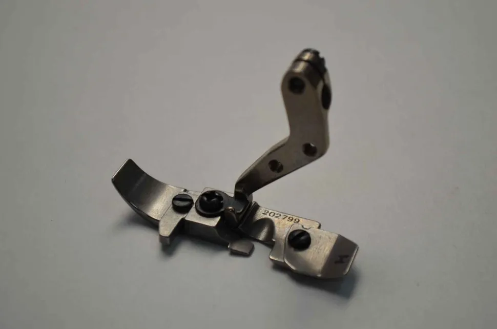 Лапка 202799/205525 для оверлоков, Тайвань