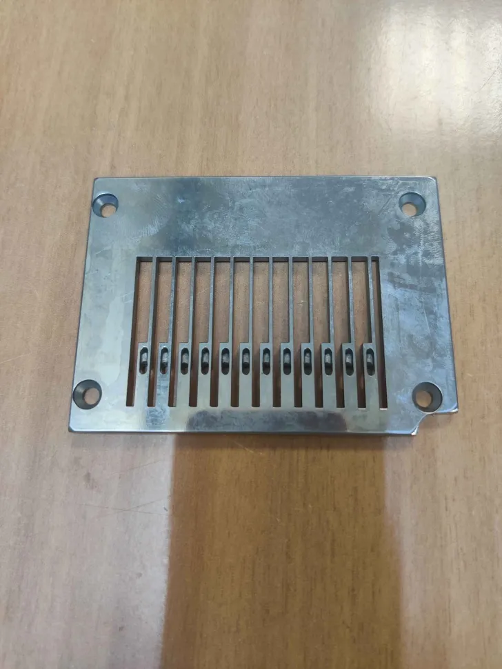 Игольная пластина E9012 для 12-ти игольных машин, Тайвань