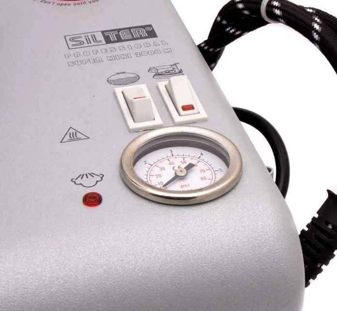 Парогенератор наливной с утюгом Silter Super mini 2000M (с манометром)